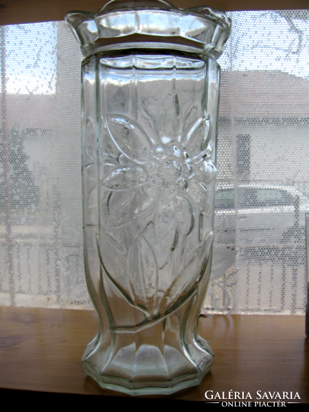 Art deco gyopár flower patterned glass vase