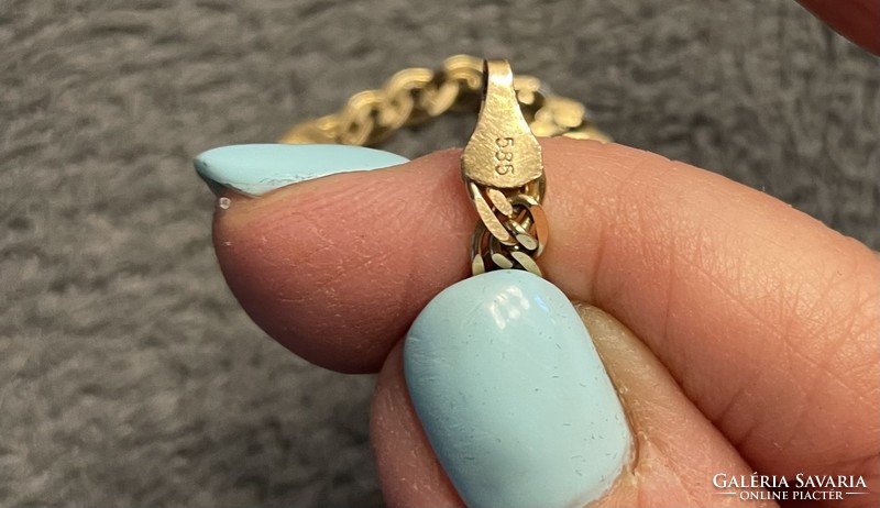 Beautiful 14 carat 585 marked gold midas bracelet
