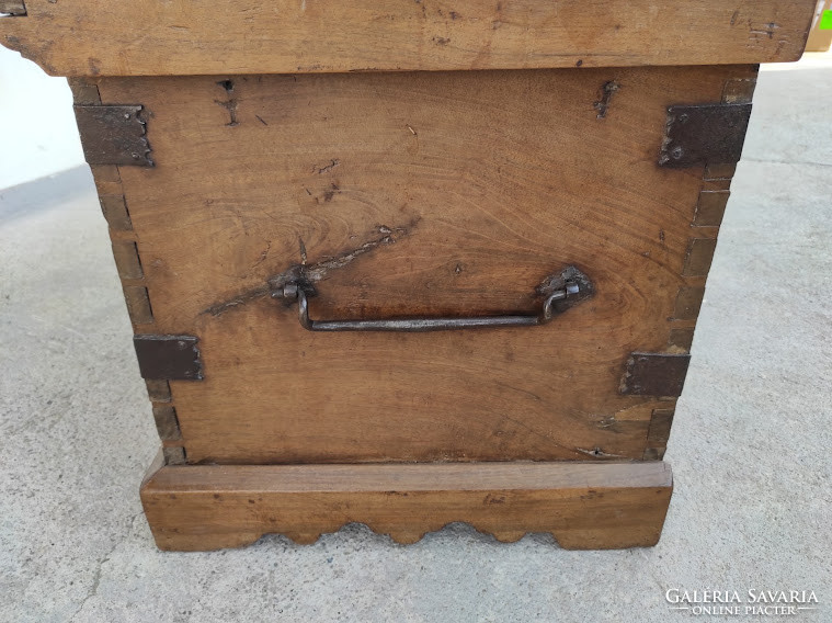 Antique renaissance baroque furniture with wrought iron appliqué heavy hardwood wooden chest 18-19. 5391th century