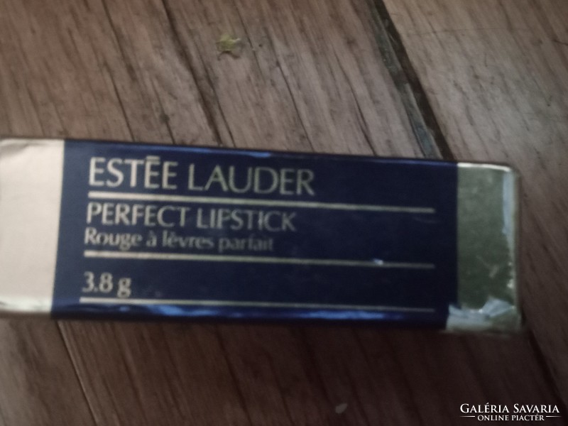 Estée Lauder Perfect Lipstick Naive Rose árnyalat fémtokban eredeti dobozában