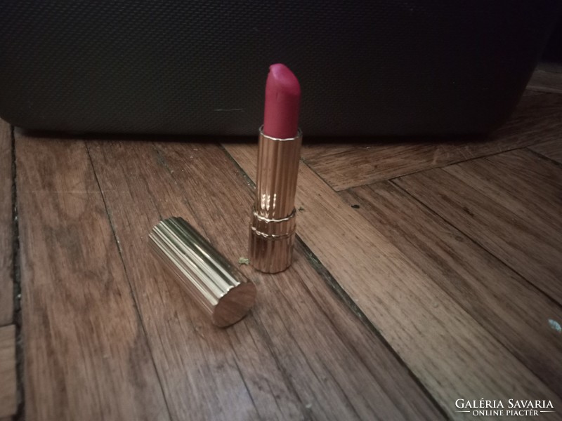 Estée lauder perfect lipstick naive rose shade in metal case in original box