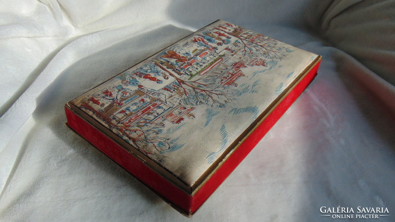 Századfordulós antik doboz, párnázott tetejű, selyemképpel