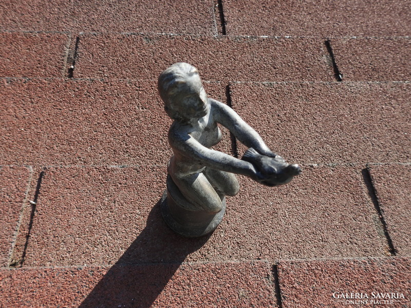 Woman with pigeon - small sculpture