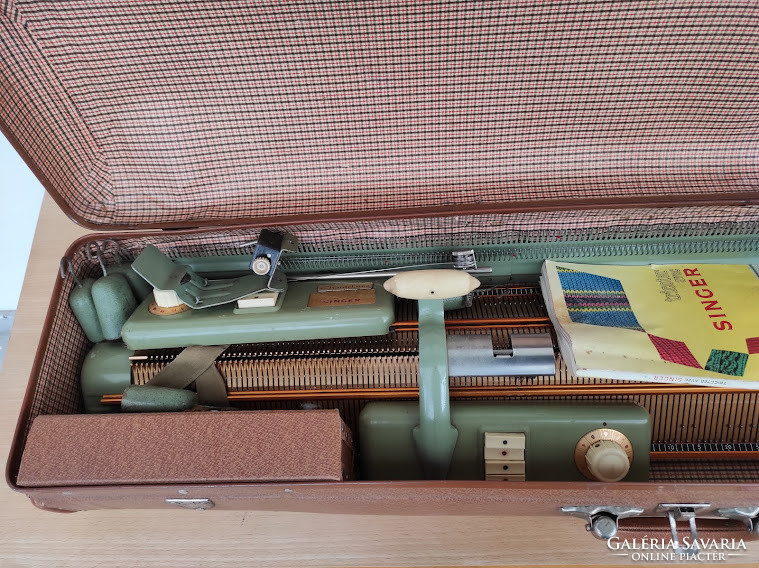 Antique portable knitting machine in original box of clothing tool with brochure 5409