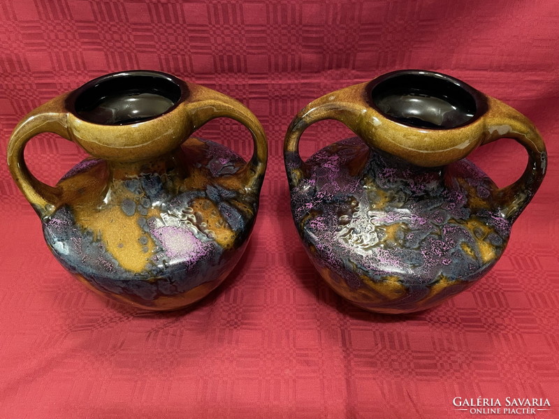 A pair of old wonderful vase with ears