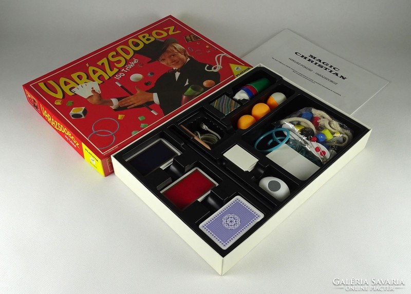 1I368 Piatnik magic box with 100 tricks
