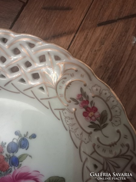 Fabulous Herend plate from 1908 in showcase condition