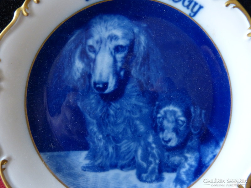 Dresden / dog wall plate.