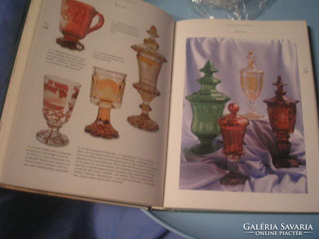 Manual for U12 antique collectors, a useful specialist book, a rarity with 600 pages
