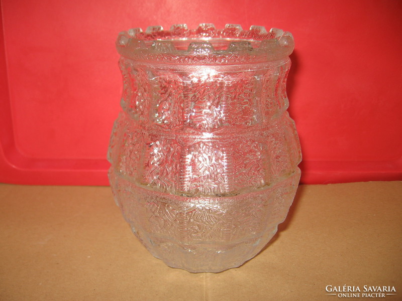 Art deco lattice, frosty vase