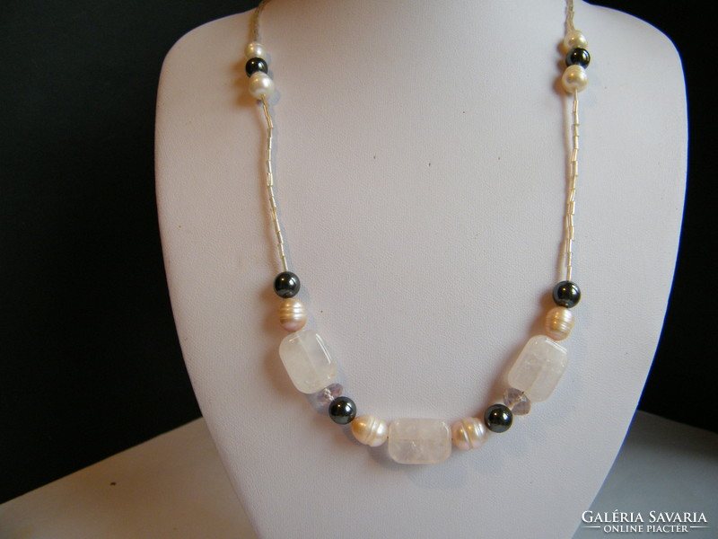 Rose quartz, hematite and pearl necklace.