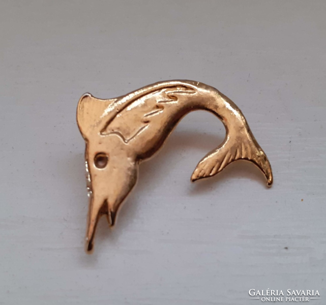 Old beautiful condition swordfish shaped gold brooch badge