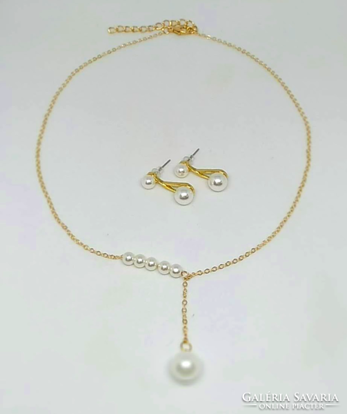 Set of white pearl gold plated necklaces and earrings
