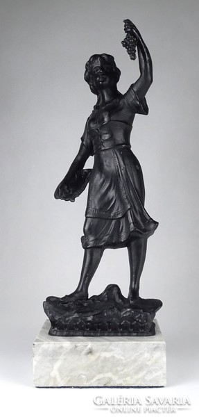 1I456 Régi festett ón öntvény virágszedő nő szobor talapzaton 43 cm
