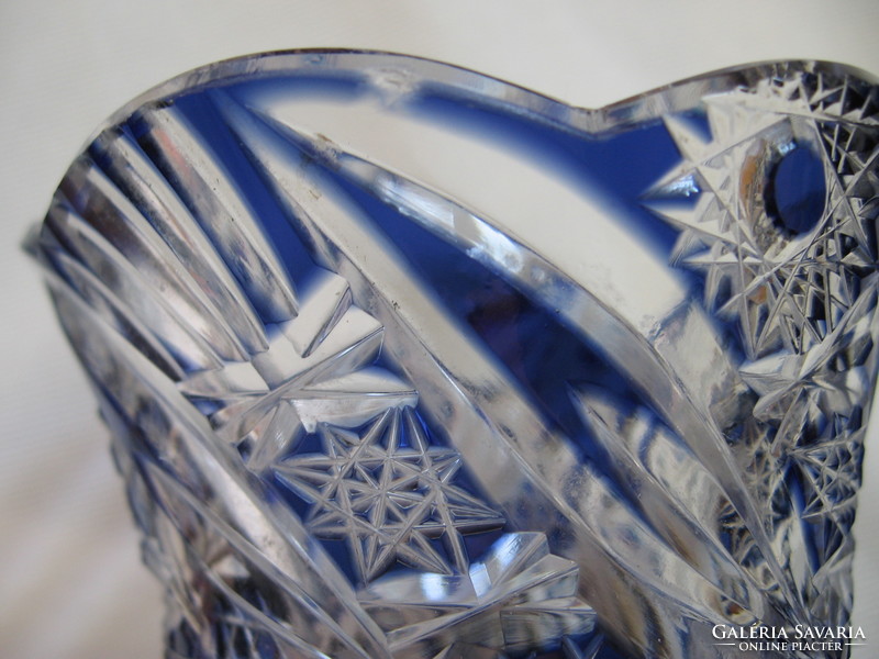 Csiszolt kobalt kristály váza
