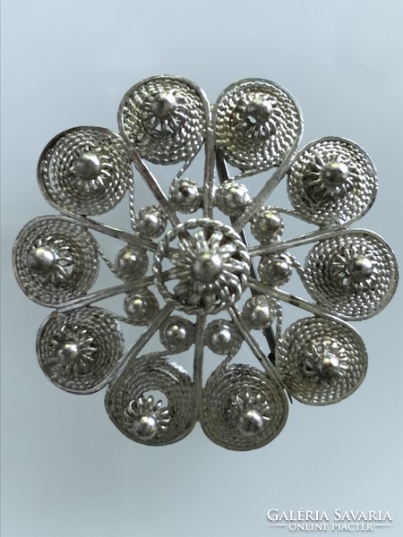 Silver-plated filigree brooch, 3 cm in diameter