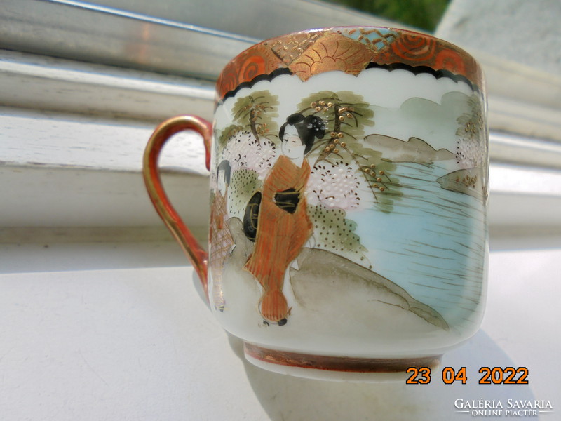 Antik rendkívül finom művészi sokalakos életkép panorámás tájjal Satsuma kávés csésze kézi jelzéssel