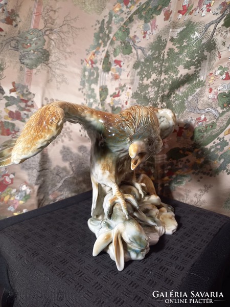 Hunter eagle, porcelain statue