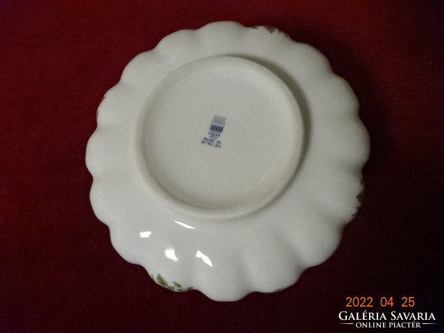 Zsolnay porcelán váza, bordázott, legnagyobb átmérője 15,5 cm. Vanneki! Jókai.