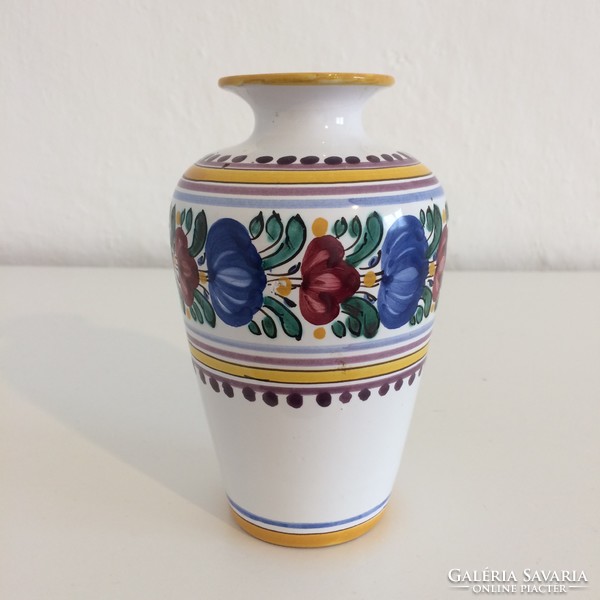 Kézzel festett kerámia váza