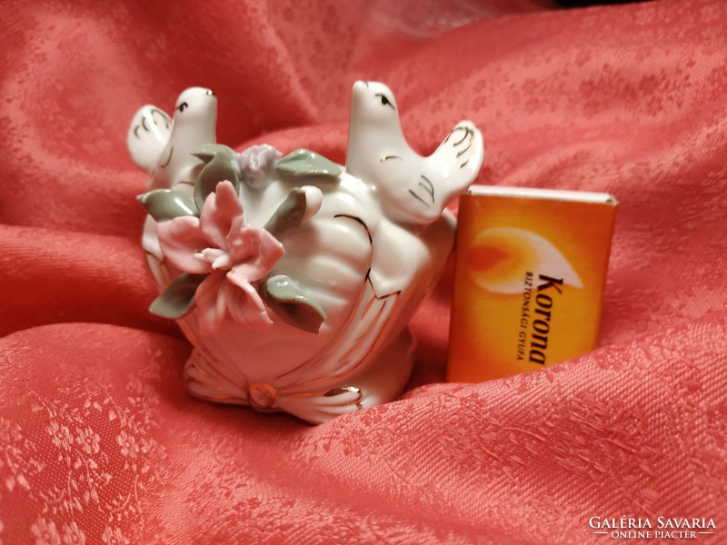 Porcelain pigeon pair, jewelry holder