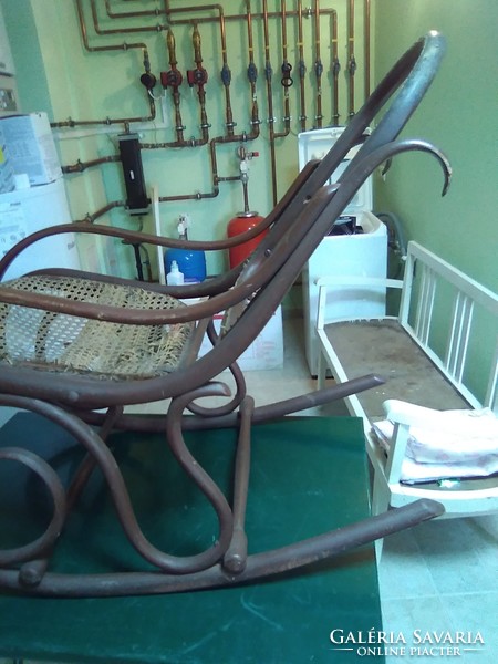 Thonett rocking chair