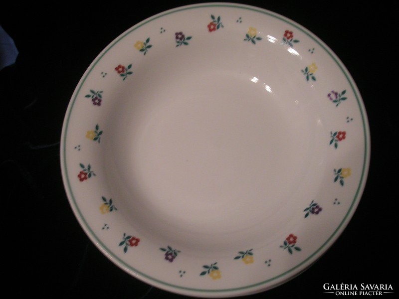 6 thick-walled deep plates, + 1 large serving plate with a tasteful flower pattern, sold together at a discounted price