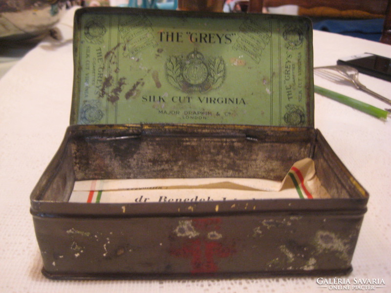 English, tobacco storage metal box, the 