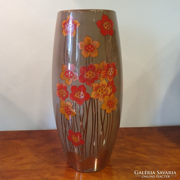 Zsolnay cigar vase