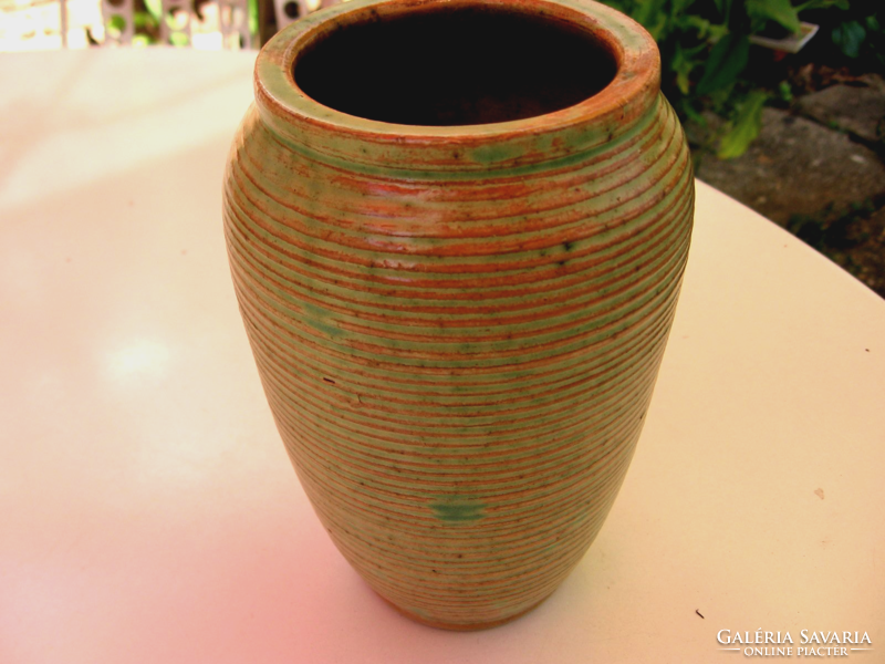 Ritkaság. Retro jelzett bordás kerámia váza Tporhcka Keramika