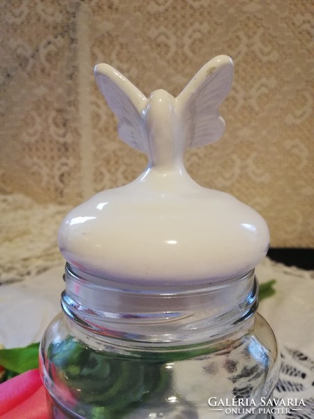 Eladó új üveg porcelánnal aromazárós pillangó tetejű tároló!