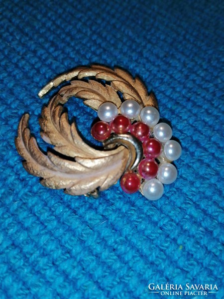 Old brooches with red and white beads (302)