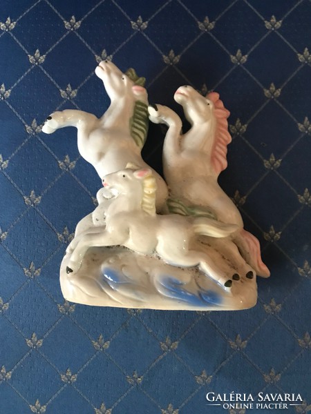 Porcelán lovas figura,jelzés nélkül.11x16 cm