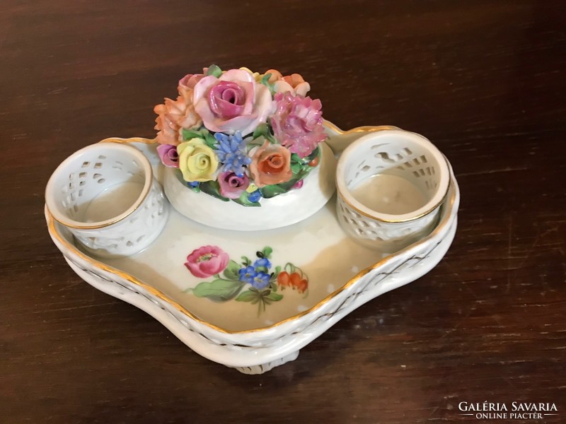 Herend porcelain table decoration with floral decoration. With class marking.16X12 cm undamaged ..