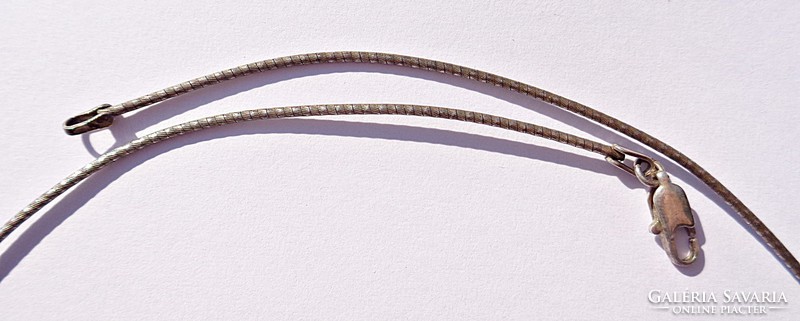 45.5 Cm. Long rigid silver necklace