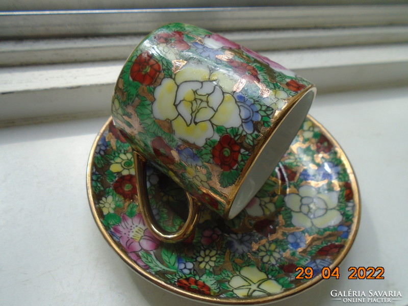 Kidomborodó kézi aranyzománc és színes  virágmintákkal kávés csésze alátéttel HANDMADE CHINA jelzés