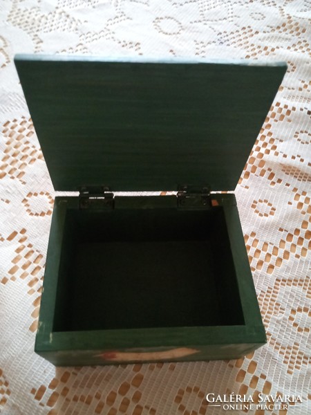 10X8x6 cm wooden box,