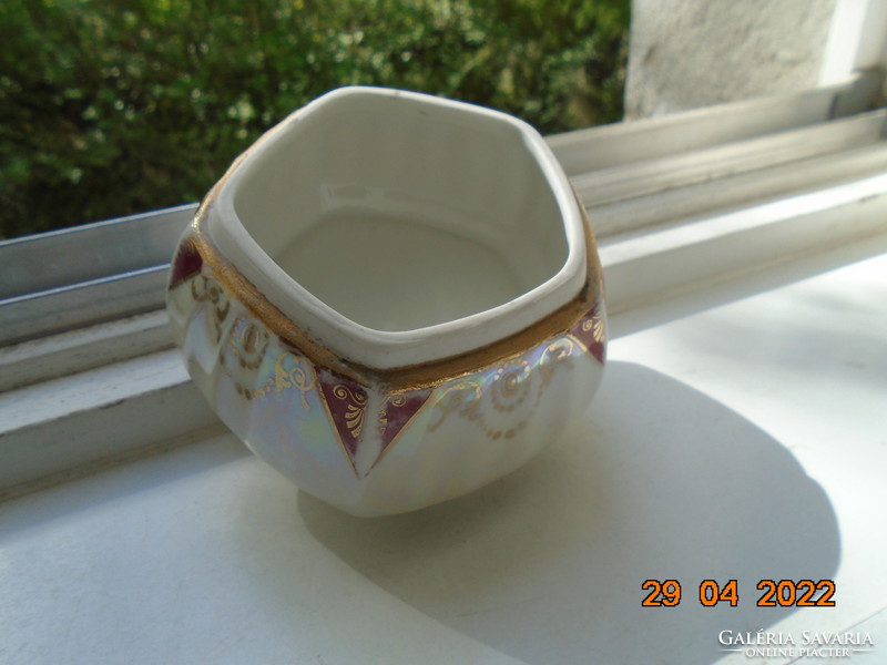 Hand Painted Gold Dig with Red Empire Patterns 5 Square Altwien Eosin Glazed Bonbonier Bottom