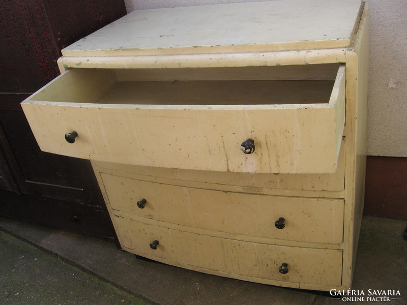 Old pine chest of drawers with drawers, to be renovated