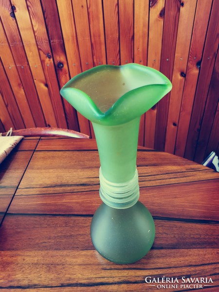 Gyönyörű zöld nehéz üveg váza 32 cm magas
