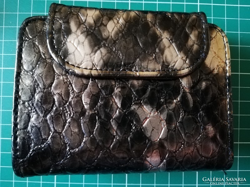 Crocodile leather wallet