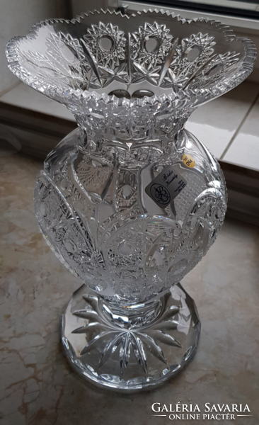 Csodálatos csiszolású nagyméretű kristály váza