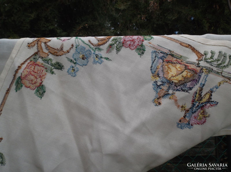 Tablecloth - baroque - hand embroidery - old - 68 x 68 cm - round pattern - Austrian - flawless