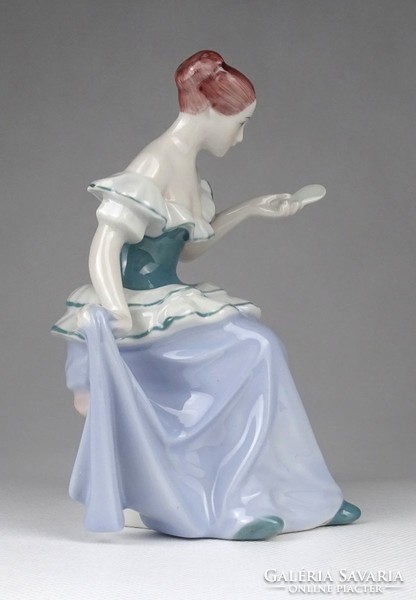 1I634 marked royal dux porcelain combing woman figure 15.5 Cm
