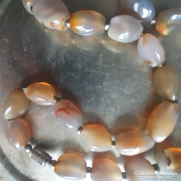 Old agate necklace from the 70s