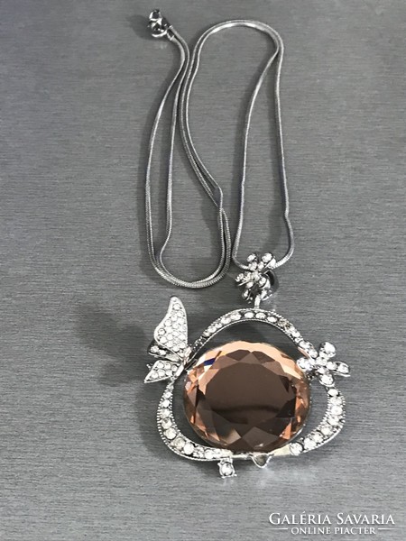 Beautiful crystal pendant necklace with 72 cm long chain