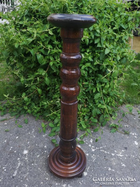 Sculpture wooden column.