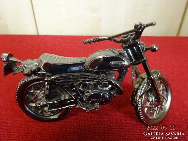 Yamaha motorkerékpár makett, fém öntvény, japán gyártmány. Vanneki! Jókai.