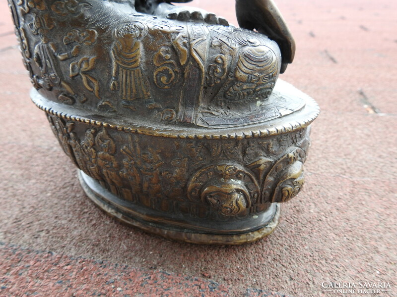 Shakyamuni Buddha - antique large bronze buddha statue