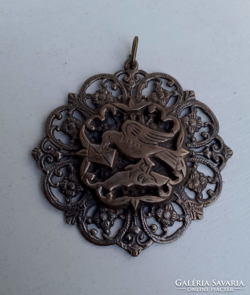 Retro beautiful condition silver plated openwork pattern pendant